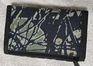 Billetera Juvenil color verde tipo camuflaje