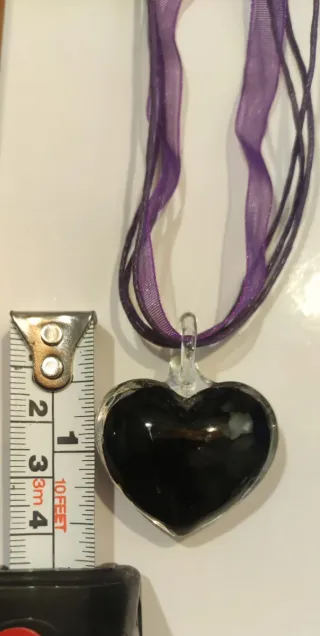 Ciondolo cuore con fiore rosa e nero