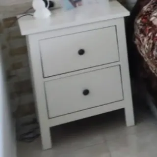 2 Comodini 2 comodi (1 con piccolo graffio)