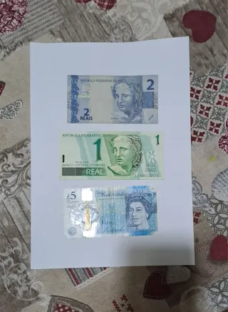 3 Banconote: 2 Reais, 1 Real, 5 Pounds