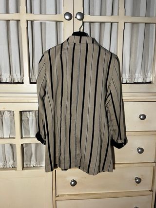 Chaqueta Zara Rayas Beige y Negra Mujer