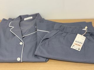 Pijama Oysho azul botones talla S