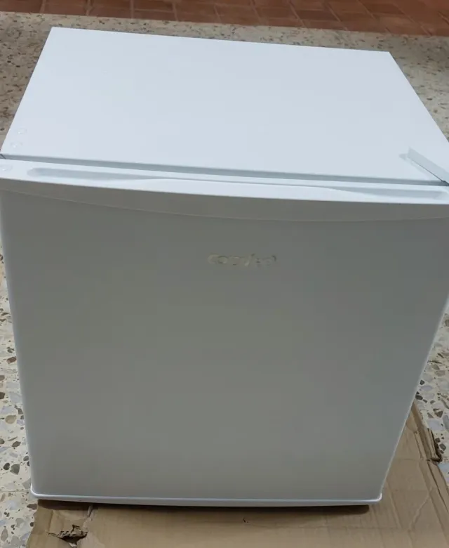 Comfee Mini Frigorífico Bar, Pequeño 43 litros