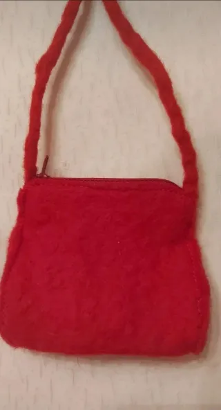 Borsettina rossa con farfalla sul davanti Piccola