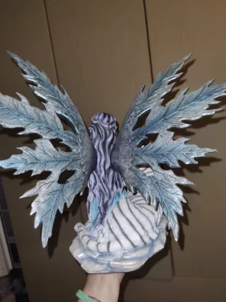 Fata Les Alpes con tigre bianco