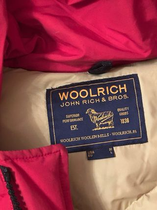 Cazadora Woolrich Roja con Capucha
