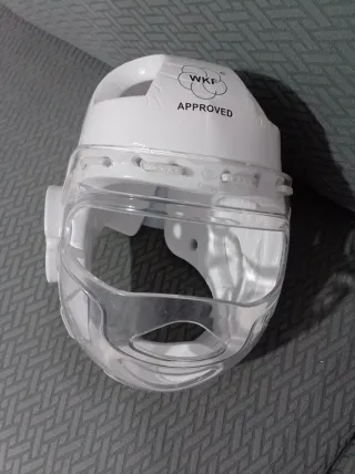 Casco Karate con Protector Facial