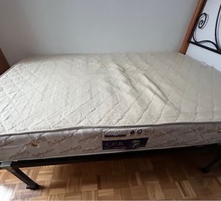 Cabecero, colchón y somier