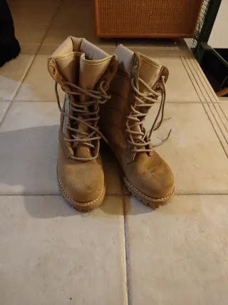 Botas militares beige/marrón