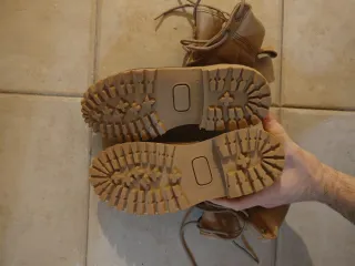 Botas militares beige/marrón