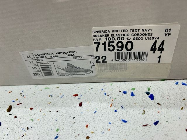 Zapatillas Geox Negras y Rojas