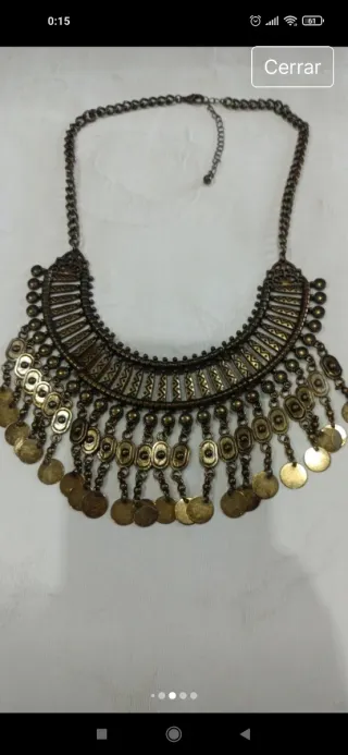 Collar estilo étnico con monedas