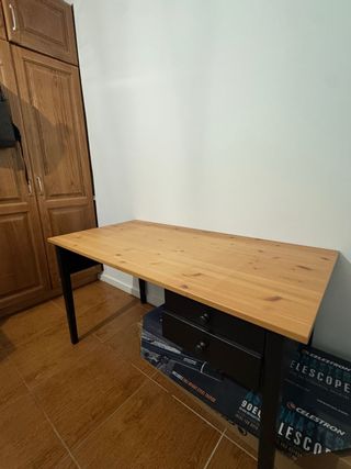 Tavolo IKEA ARKELSTORP in legno con cassetti
