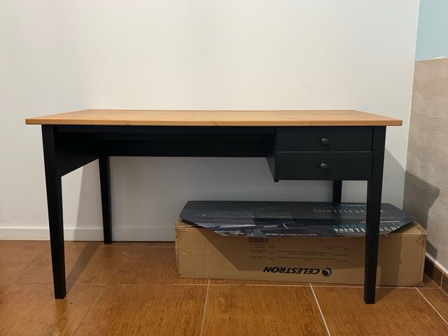 Tavolo IKEA ARKELSTORP in legno con cassetti