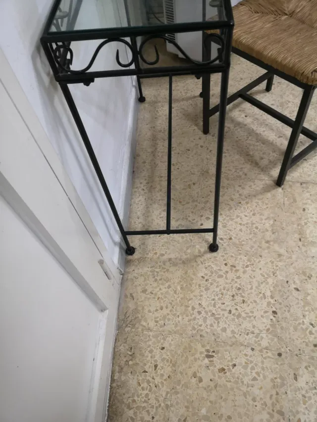 Tavolo e Sedia Ausiliari in Cristallo e Metallo