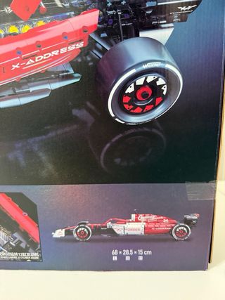 Coche de juguete escala 1:8