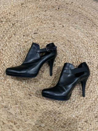 Botines negros tacón