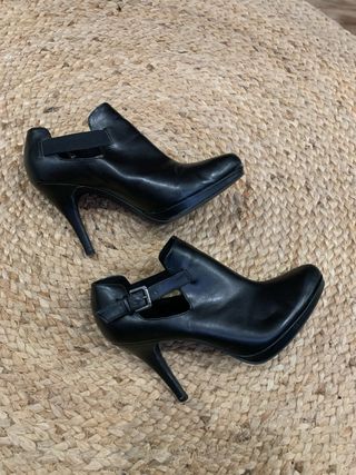 Botines negros tacón