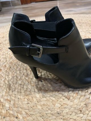 Botines negros tacón