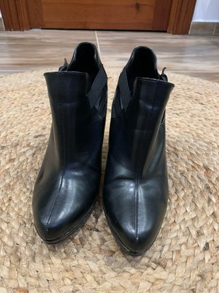 Botines negros tacón
