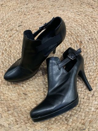 Botines negros tacón