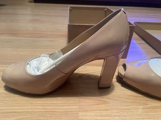 Zapatos UNISA charol, color nude, modelo pero toe