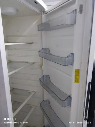 Nevera Rommer una puerta