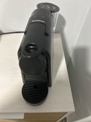 Cafetera Nespresso DeLonghi Negra