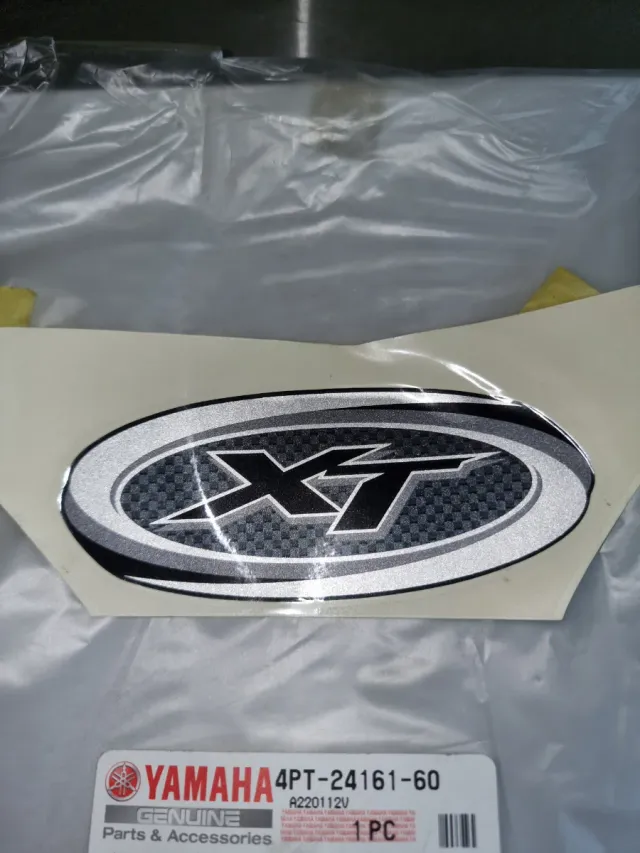 Adhesivo Yamaha XT