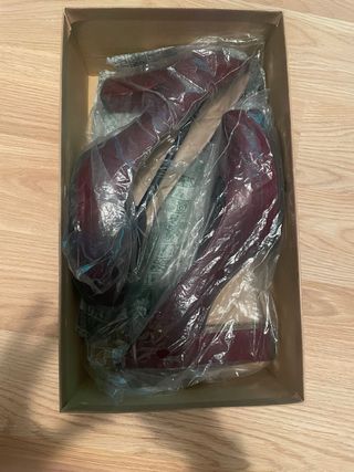 Zapatos de tacón Unisa burdeos