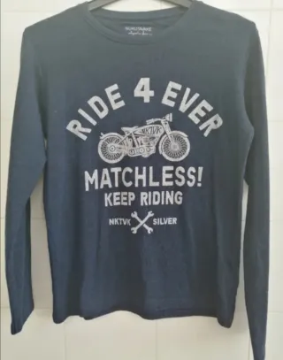 44° LOTE: 1 jersey y 1 camiseta. Talla 14 años