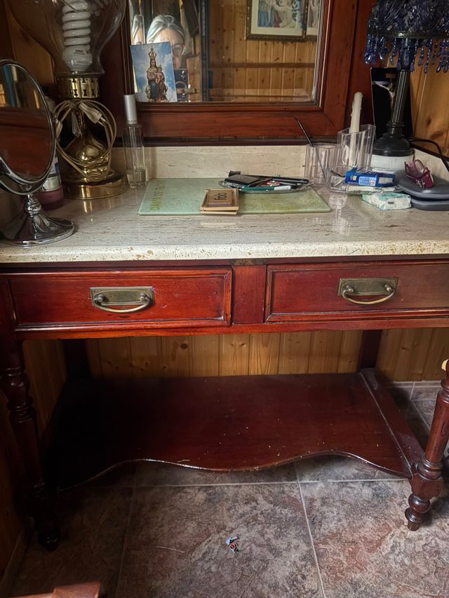 Tocador con estilo retro madera mármol espejo