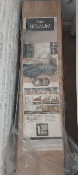 Suelo laminado color roble