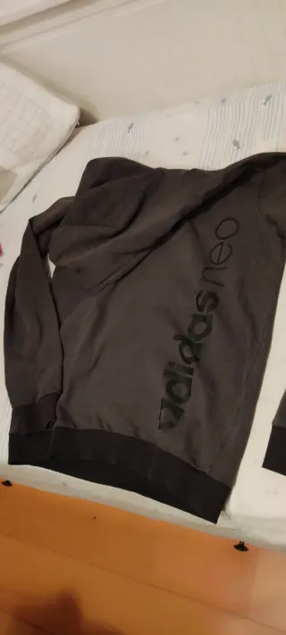Sudadera Adidas Neo Marrón y Negra
