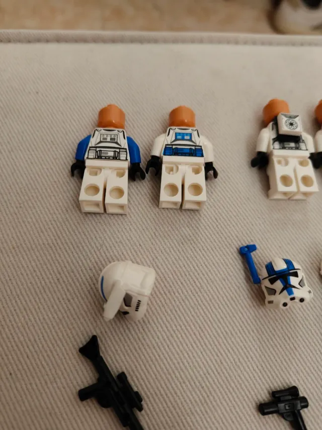 Figuras Lego Star Wars 75359 y 75345