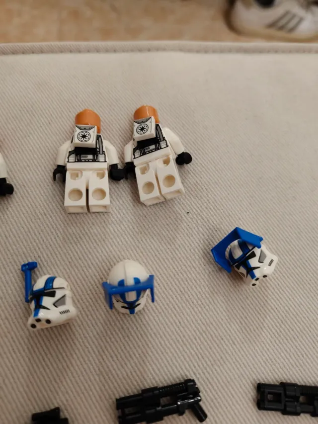 Figuras Lego Star Wars 75359 y 75345