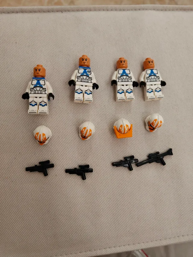 Figuras Lego Star Wars 75359 y 75345