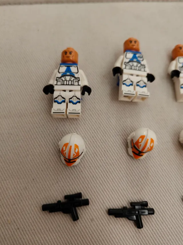 Figuras Lego Star Wars 75359 y 75345