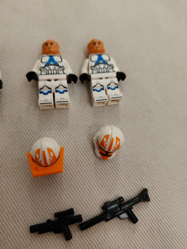 Figuras Lego Star Wars 75359 y 75345