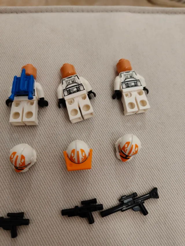 Figuras Lego Star Wars 75359 y 75345