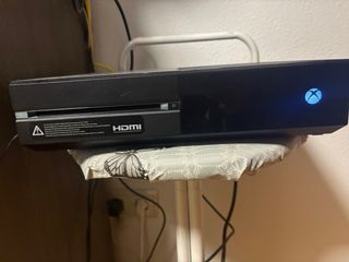 Xbox One + Kinect + FIFA 23 + GTA V + FIFA 20