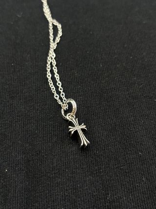 Collana Chrome Hearts con croce gotica argento