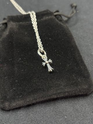 Collana Chrome Hearts con croce gotica argento