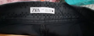 Pantalon corto Marca Zara tela efecto piel Talla L