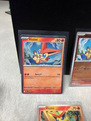 Lotto 3 Carte Pokemon Victini