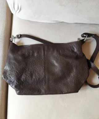 Bolso de piel marrón