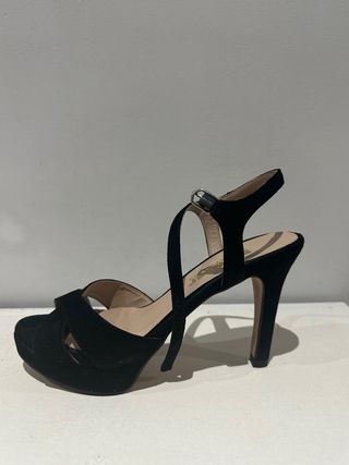 Zapatos de tacón negros