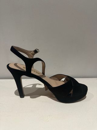 Zapatos de tacón negros