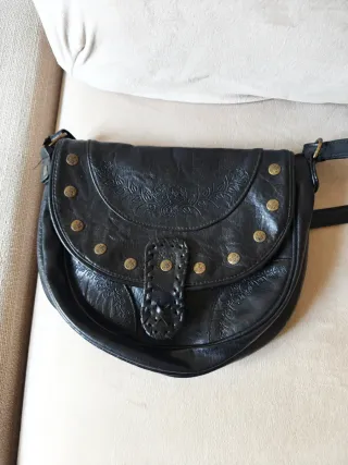 Bolso negro simil piel