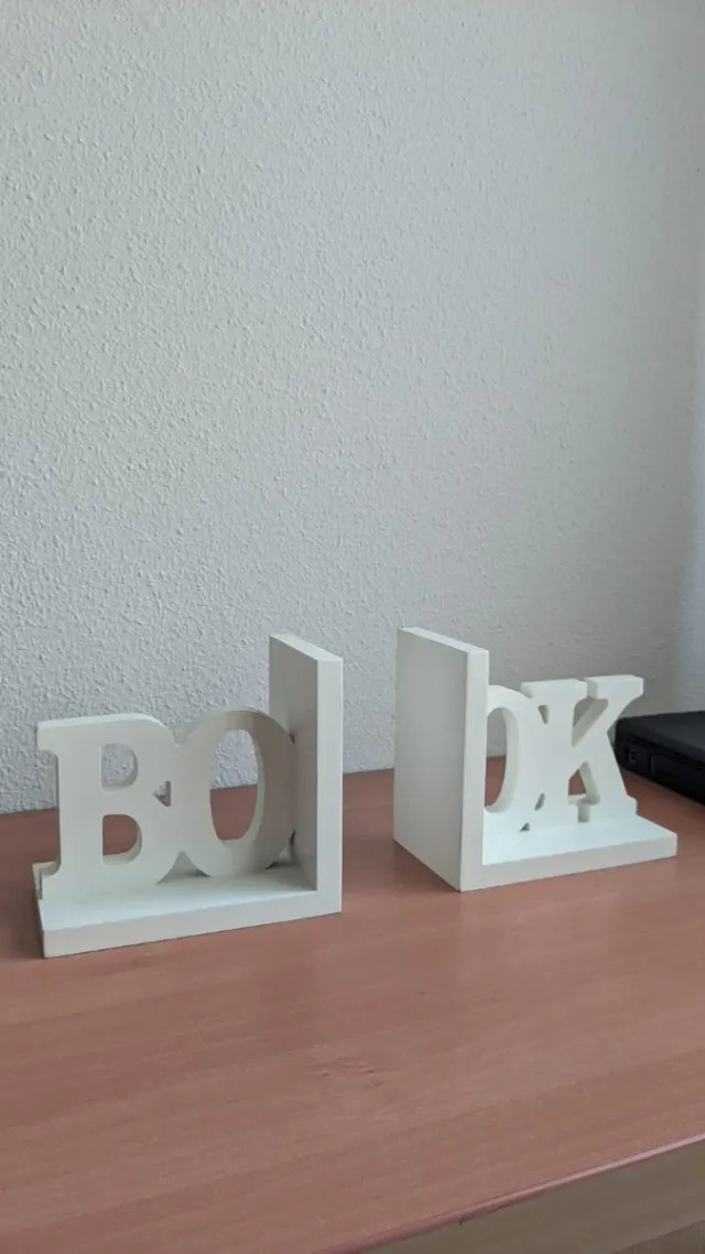 2 Suportes de livros brancos